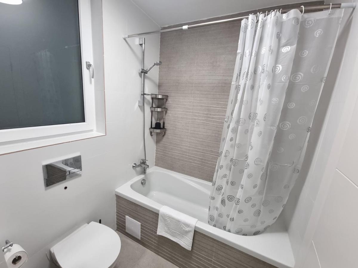 Grand Look & Best Location For Business On Bucharest Luaran gambar