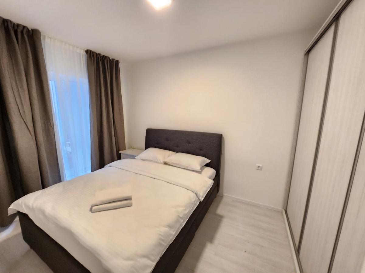 Grand Look & Best Location For Business On Bucharest Luaran gambar