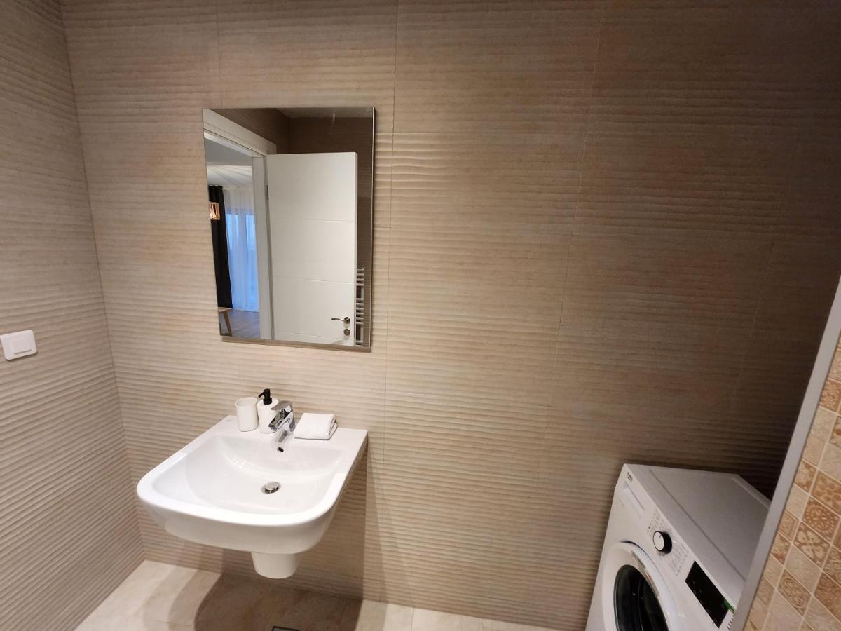 Grand Look & Best Location For Business On Bucharest Luaran gambar