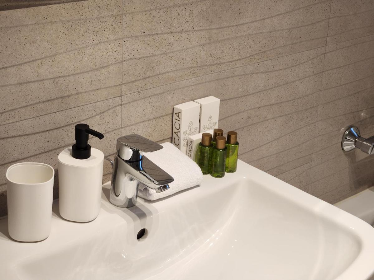 Grand Look & Best Location For Business On Bucharest Luaran gambar