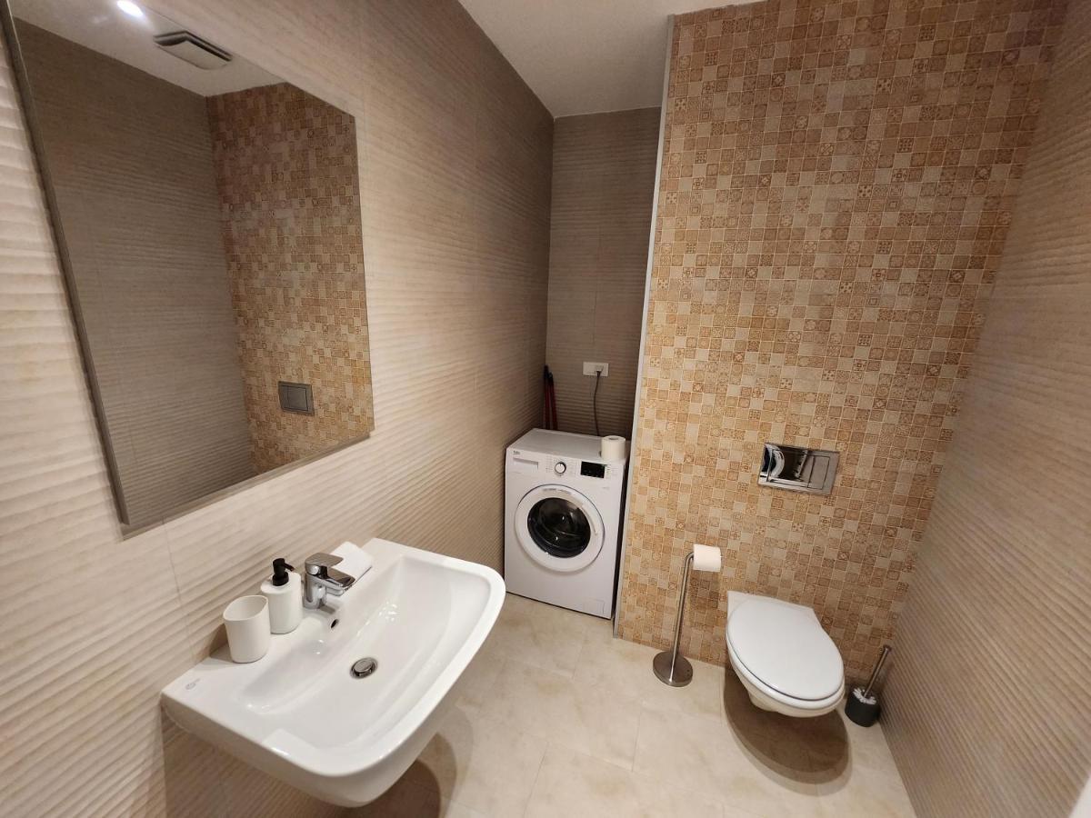 Grand Look & Best Location For Business On Bucharest Luaran gambar