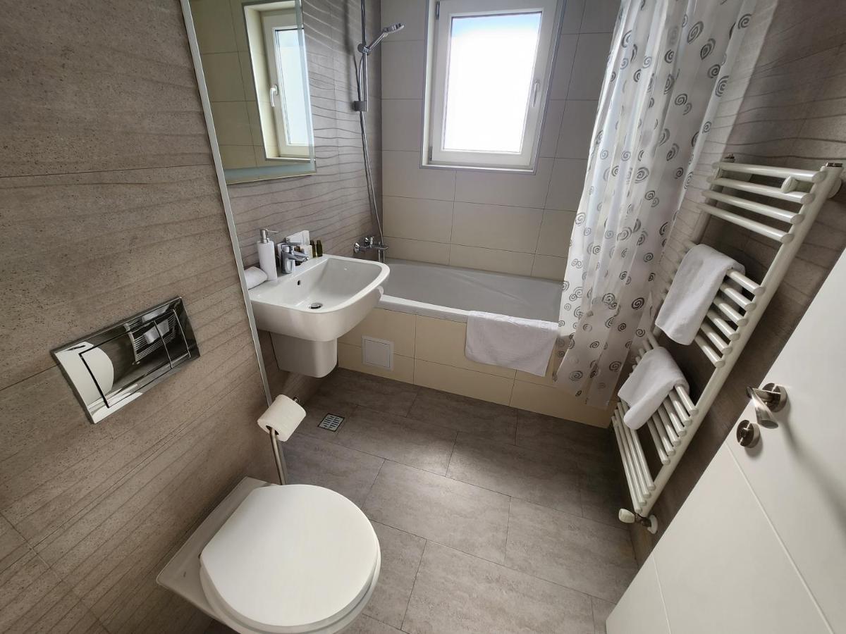Grand Look & Best Location For Business On Bucharest Luaran gambar